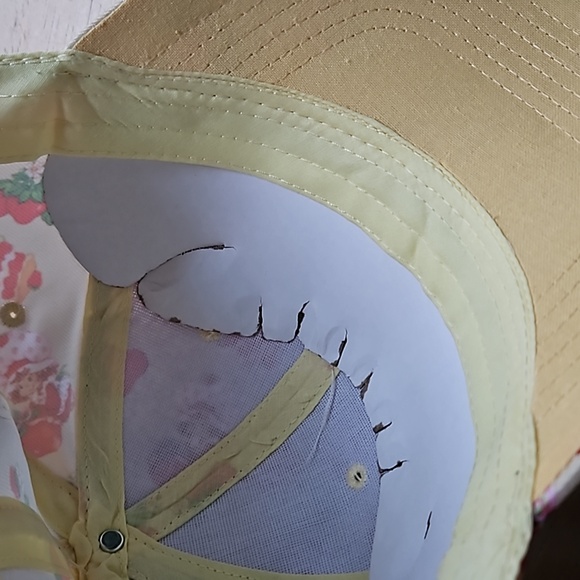 STRAWBERRY SHORTCAKE BASEBALL CAP - Picture 7 of 11